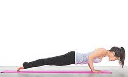 Positions yoga de la planche