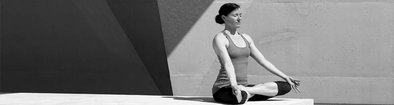 Cours de yoga : comment trouver un professeur, chercher une séance débutant, un studio de yoga ?